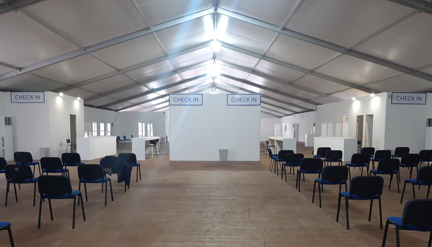 Area attesa per check-in tensostruttura porto di palermo