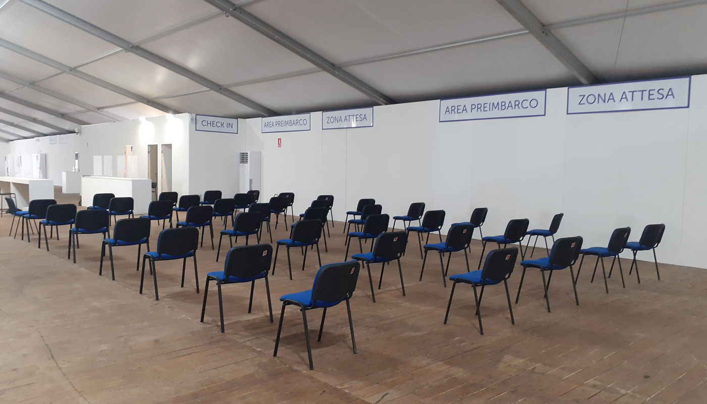 Zona attesa tensostruttura porto di palermo
